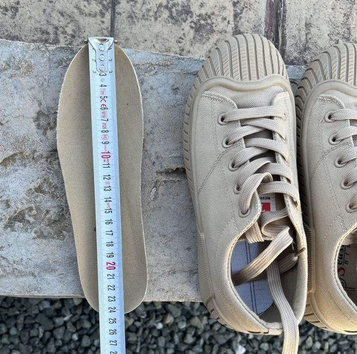 Бежови обувки