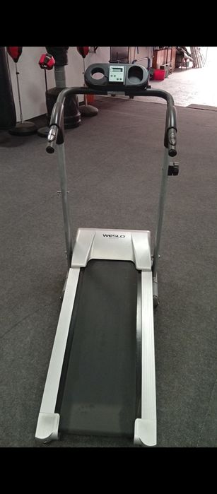 Bandă de alergare magnetică.