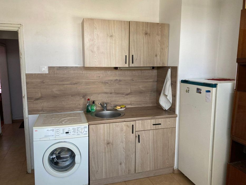 Тристаен апартамент под наем в жк. Христо Смирненски