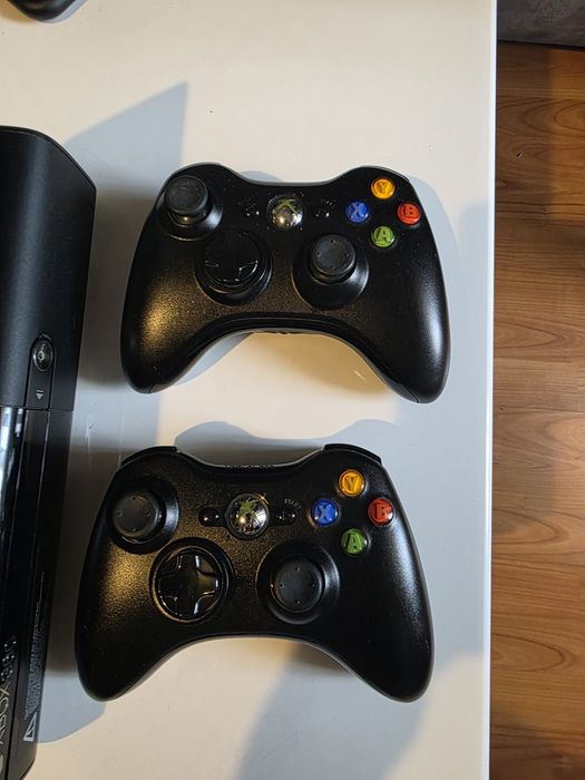 XBOX 360 Kinect cu 8 jocuri