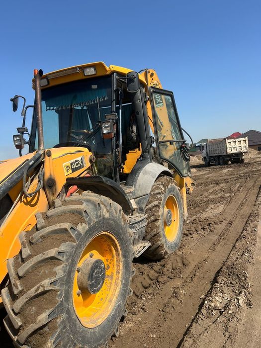 Экскаватрр- Погрузчик JCB 4CX SM