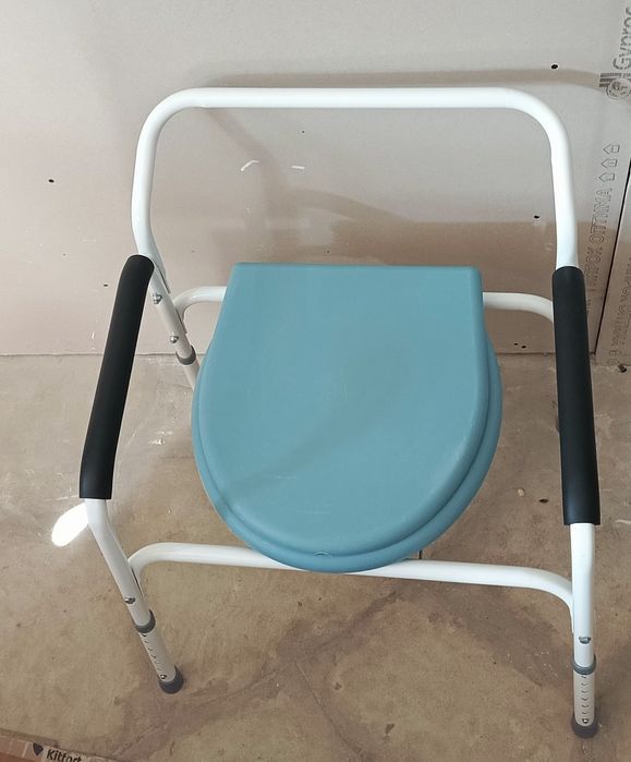 Продам кресло-туалет