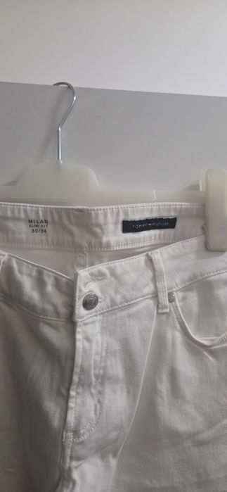 Blugi Tommy Hilfiger,marimea 30 albi,stare foarte buna