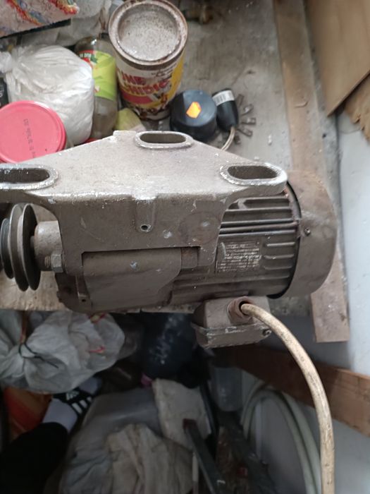 Motor electric 380/220V, 0,40kw,2960rpm..