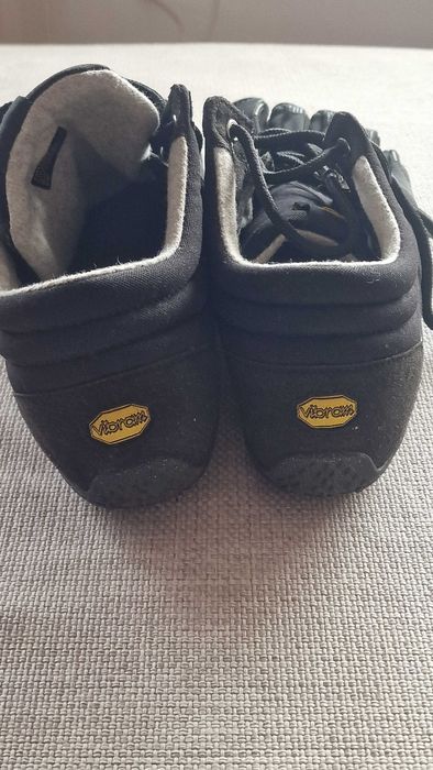 pantofi sport cu degete vibrom 42 -44 eu