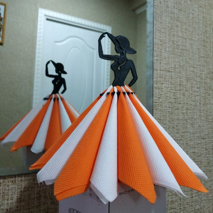 Продаётся салфетница Мисс