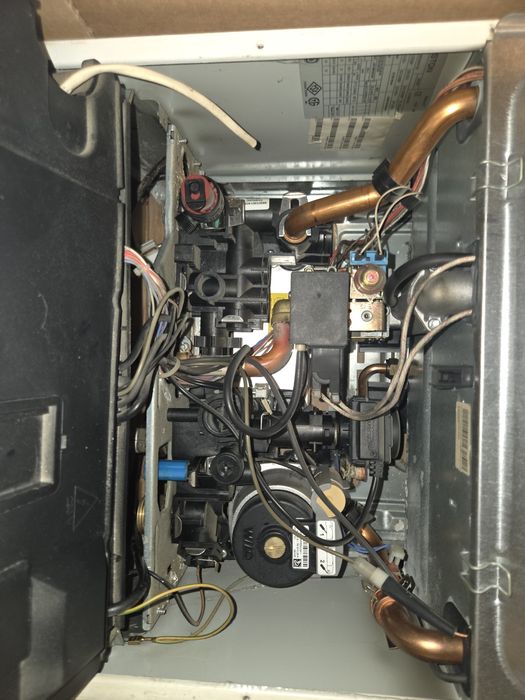 Vand centrala pe gaz Ariston BS 24FF