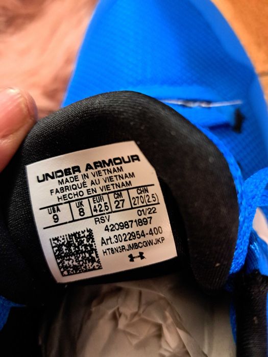 Pantofi sport barbatesc Under Armour 42.5 stare ca nou!