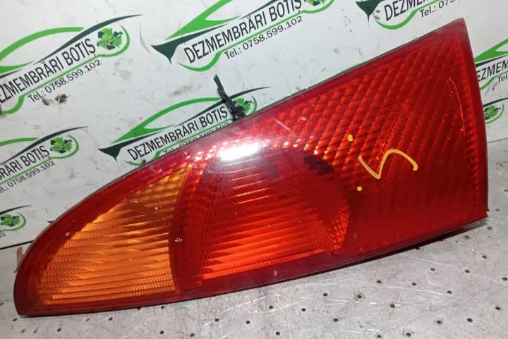 Lampa / Tripla stop dreapta pe aripa Ford Focus 2000 1.6 MT (101 hp)