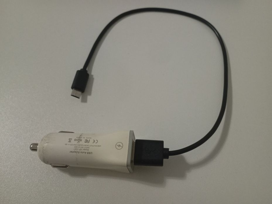 Продам зарядку от прикуривателя