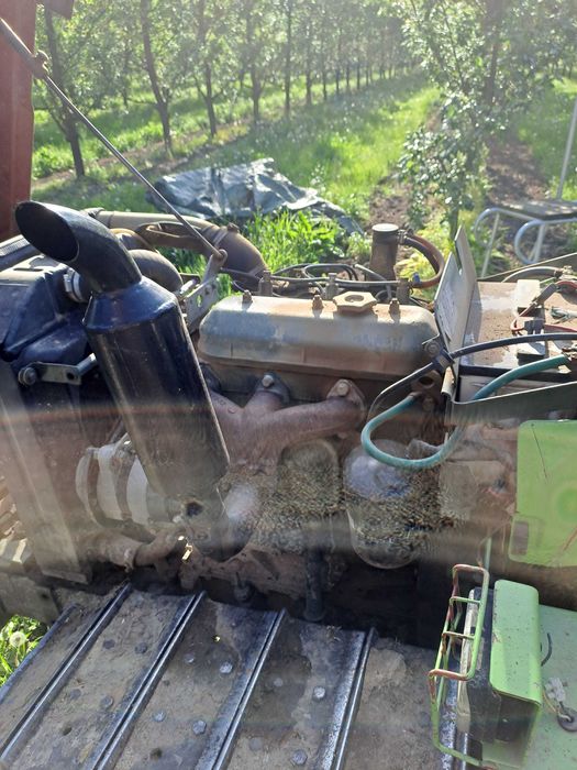 Vand tractor senilat fiatagrifuul