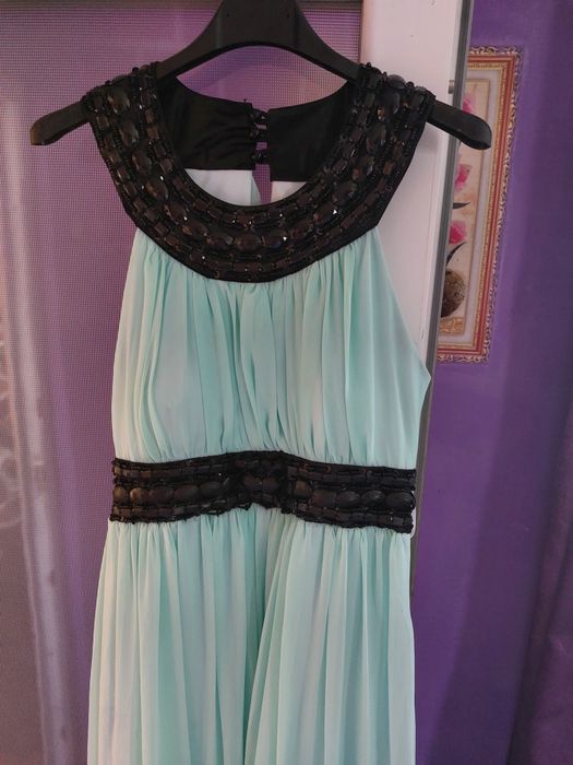 Rochie în stil Cleopatra