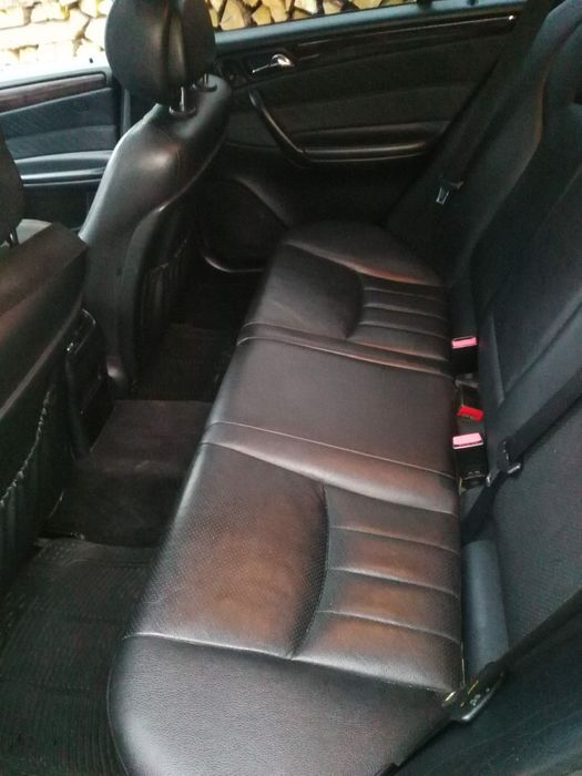 Продавам Мерцедес ц320