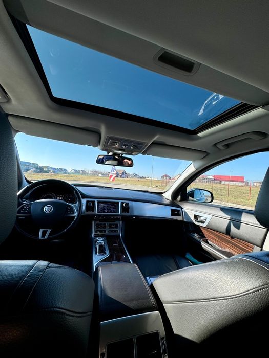 JAGUAR XF X250 2.2