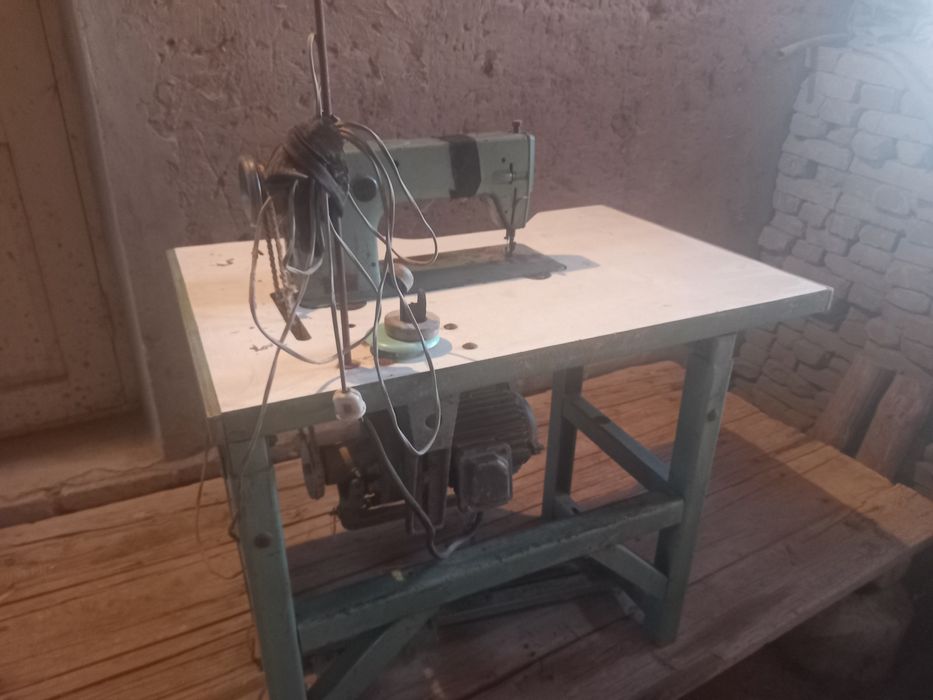 Tikuv mashinasi sotiladi