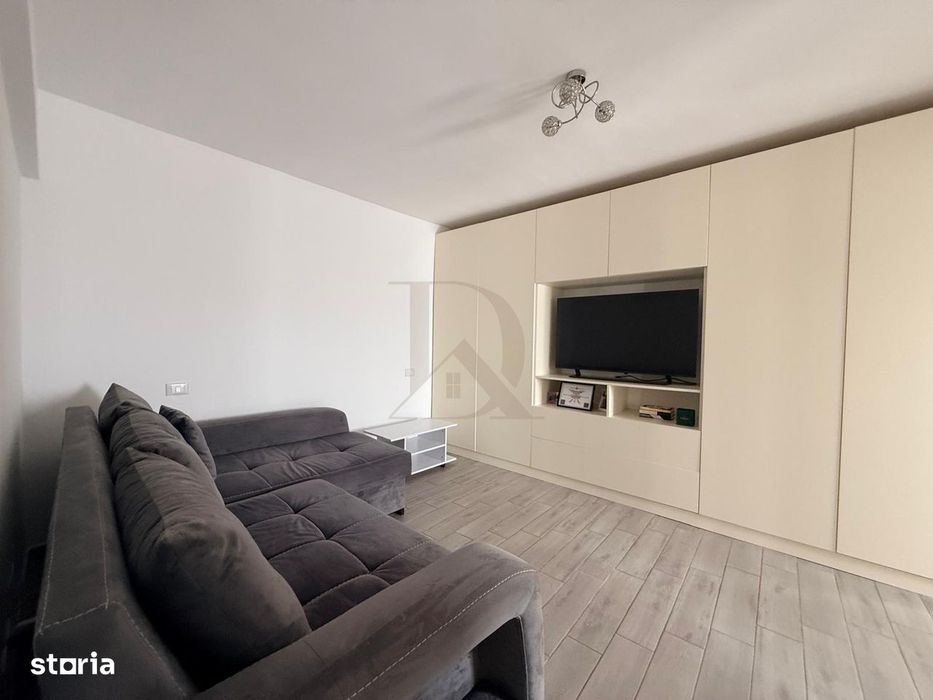 Centru Hala Centrala apartament 1 camera etaj intermediar la cheie