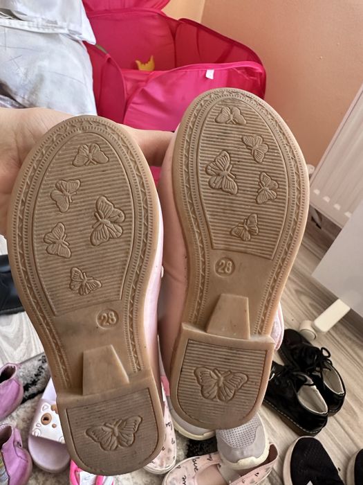 Обувки за деца