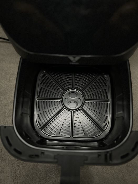 Аэрогриль YEKO U-02 (8L, 1700W)