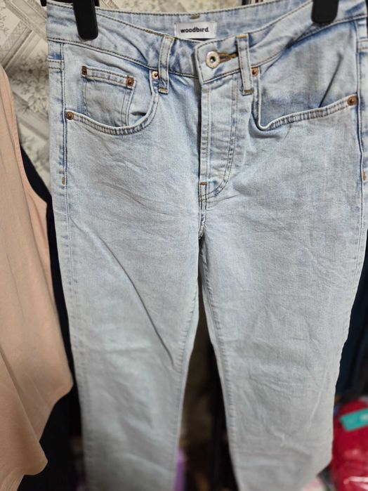 Нови аутлет дрехи на едро