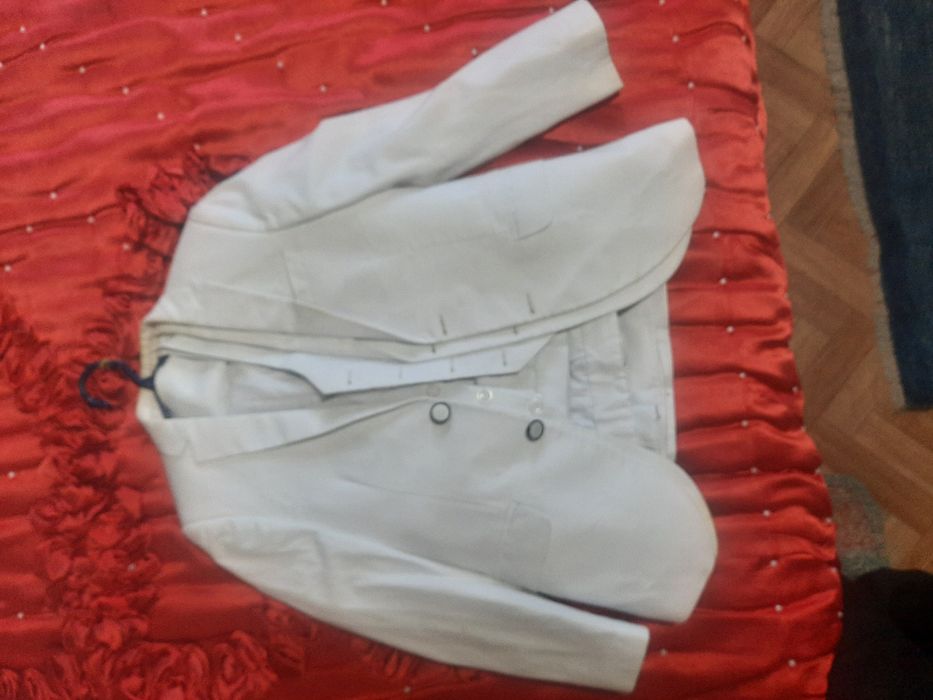 Белые брючные костюмы