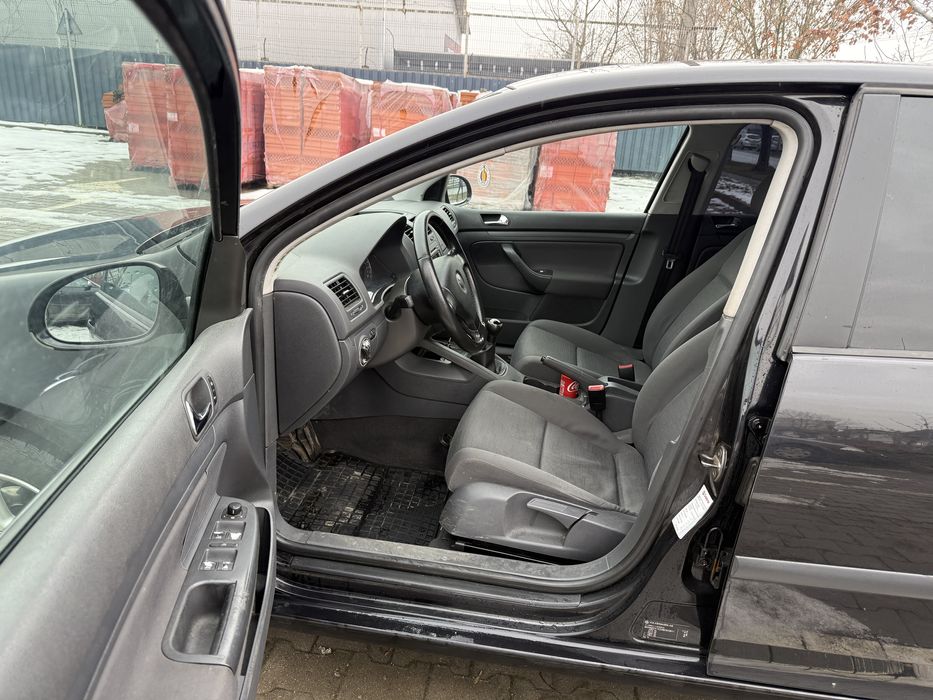 Volkswagen Golf 5 1.6 Benzina