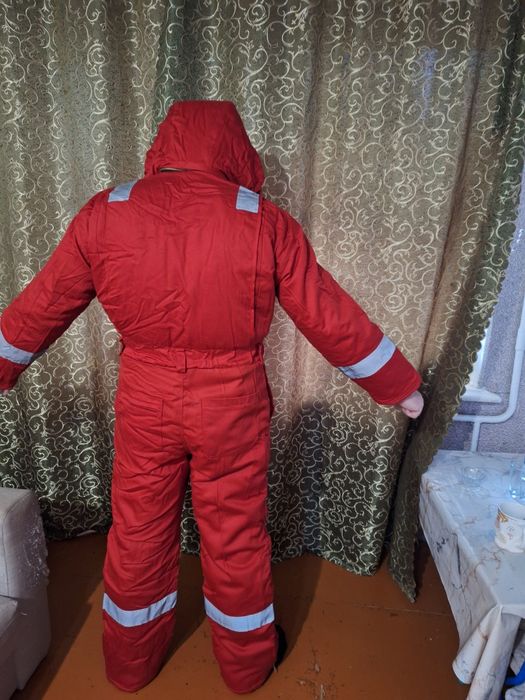 Продам рабочий комбинезон