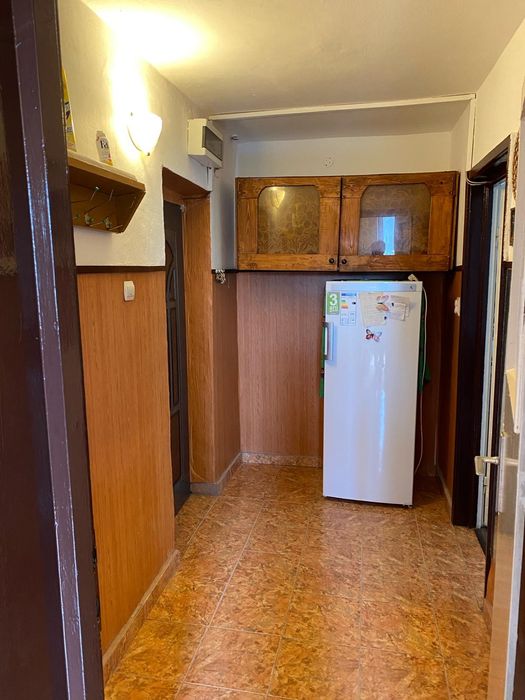 Apartament 2 cam etaj. 1 Moldova Noua