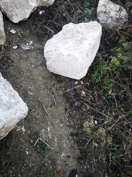 Продавам дялън камък +транспорт