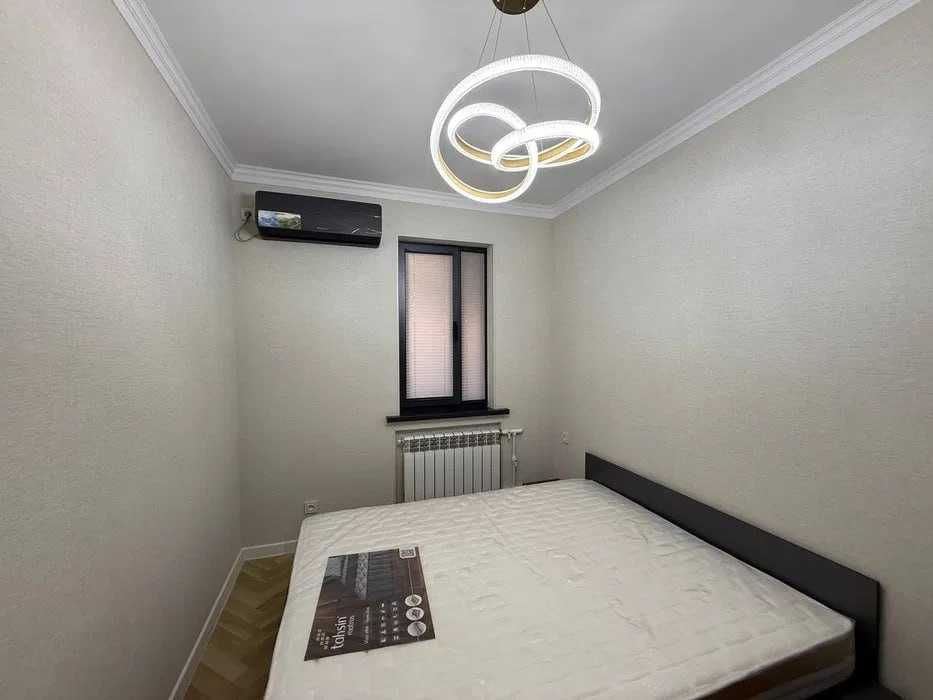 "Mirobod 2xonali kvartira43m2. 2/4 Sotiladi SROCHNO "