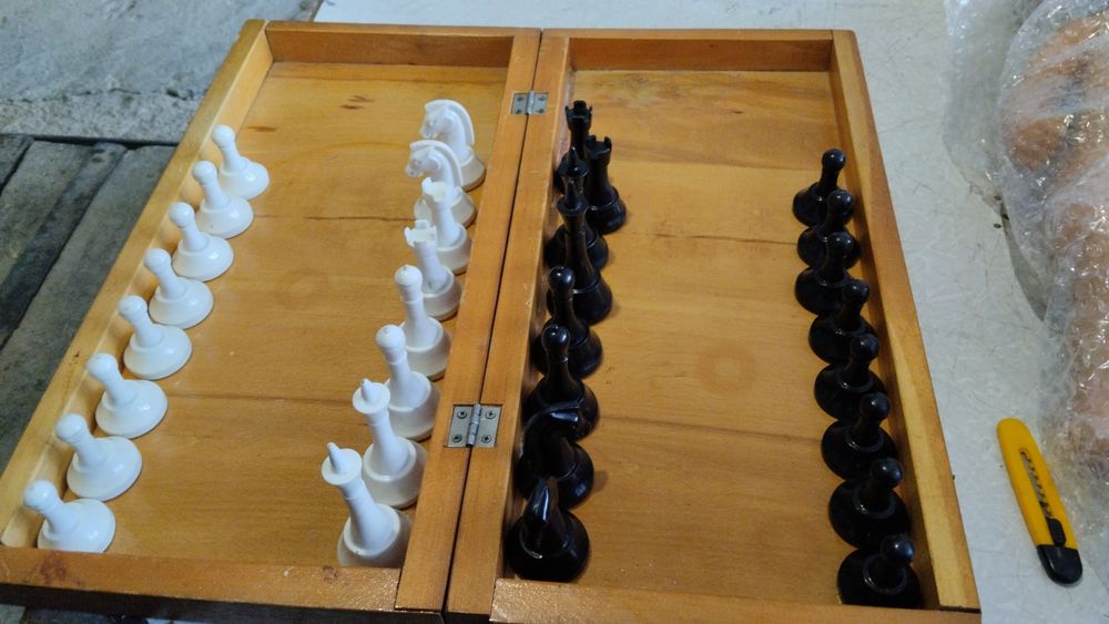 Шахмат СССР продам . Смотрите