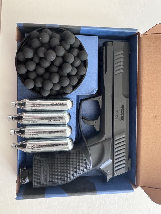Pistol airsoft foarte puternic_13j plus bile si Co2