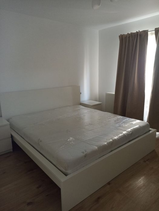 Apartament cu 3 camere de închiriat
