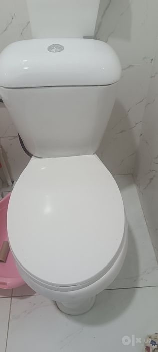 Unitaz sotiladi  oq ranglik