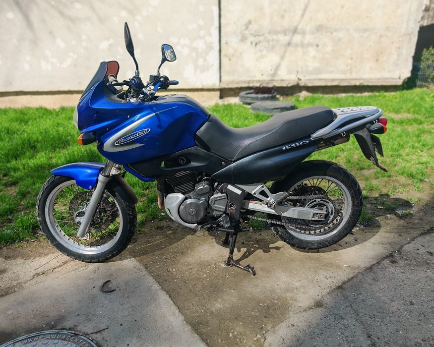 Suzuki XF  650 (freewind) A2