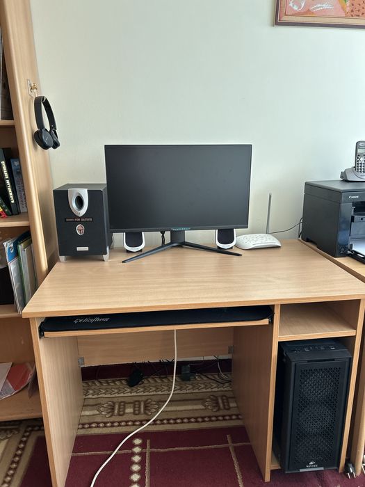 Продам компьютерный стол