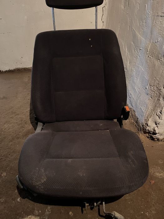 Сиденье ауди сто или восемьдесятка