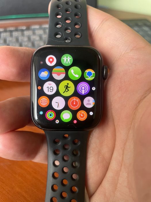 Apple Watch SE Nike+