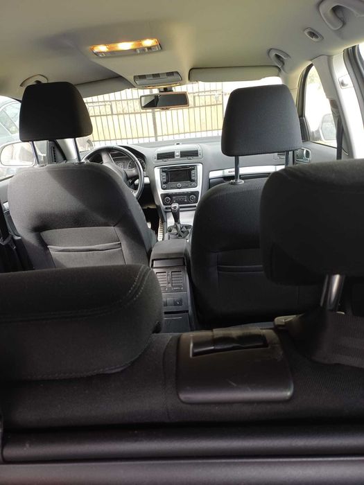 SKODA Octavia 2012 — imagine 4