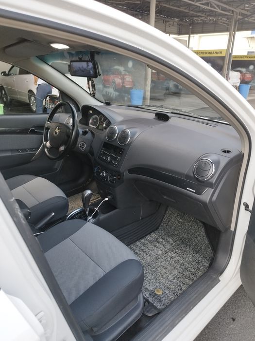 Nexia 3 sotiladi avtomat