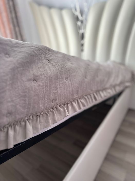 Pat 140x200 detaliu inox+ dulap MDF litera A –impecabil, cameră fetiță