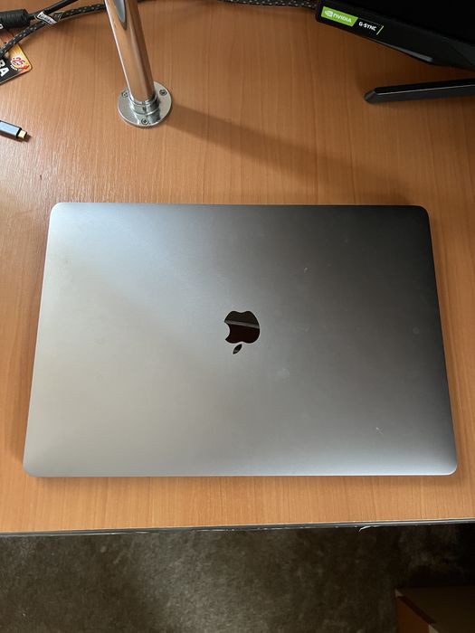 Macbook Pro 15” 2018 2.6GHz Intel i7 Touchbar