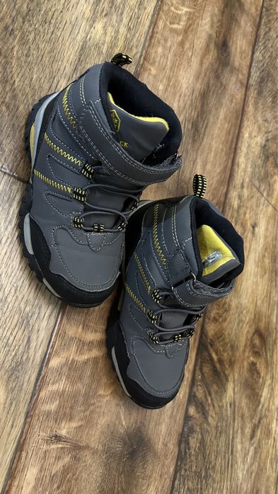 Утепленные ботинки