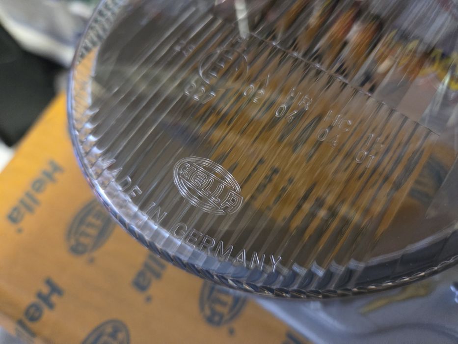 ОРИГИНАЛНИ стъкла за фарове  mercedes C class w202  w210 w140 190