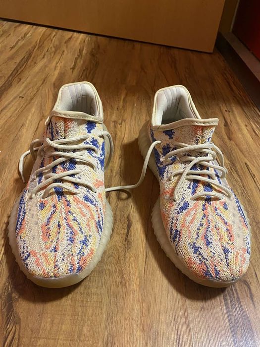 Маратонки Adidas yeezy