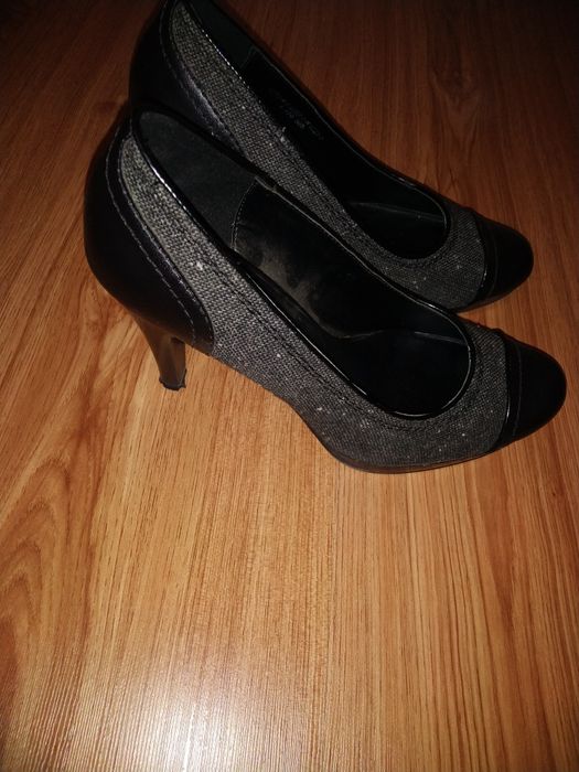 Pantofi si sandale de ocazie si casual marimea 39