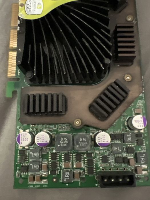 AGP Nvidia Gforce Fx 5900 defecta