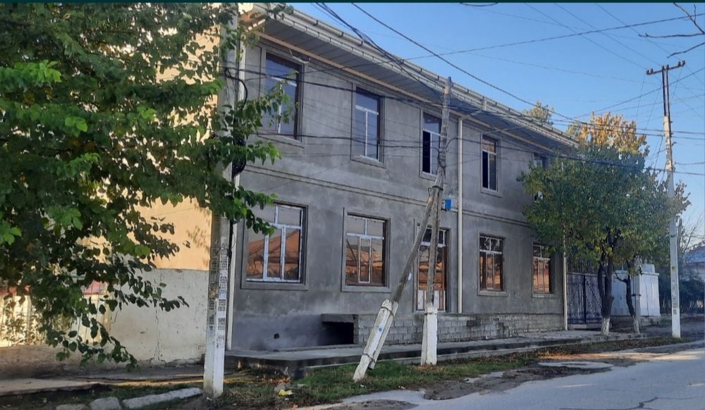 Сдаётся в аренду 2 этаж 400 кв метров. 
Учебный центр, детский сад, кл