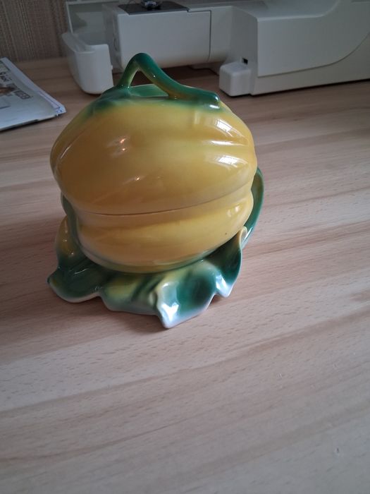 Винтажная  фарфоровая посуда