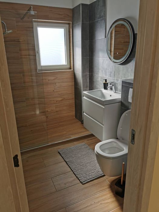 Închiriez apartament 2 camere Floresti