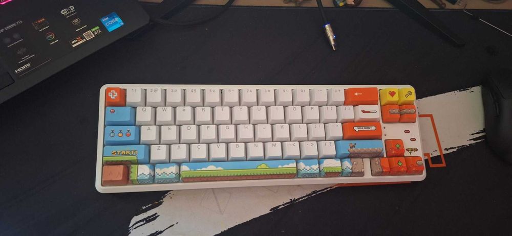Tastatura mecanica gaming Qwertykey 65 Arcade